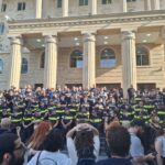 “დაიმახსოვრეთ ეს სურათი! ეს არის ჩვენი სახელმწიფო დღეს!”