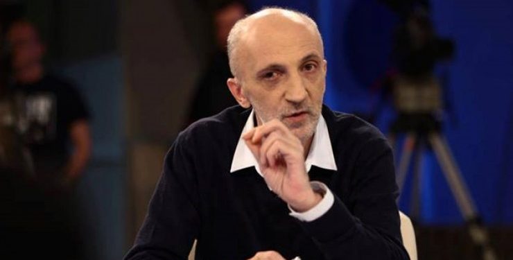 გია ხუხაშვილი: მის ქმედებებში აღარ უნდა ვეძებოთ პოლიტიკური ლოგიკა, რადგან როგორც გალიაში გამომწყვდეულ დამშეულ მხეცს, მხოლოდ თვითგადარჩენის ინსტიქტი ამოძრავებს