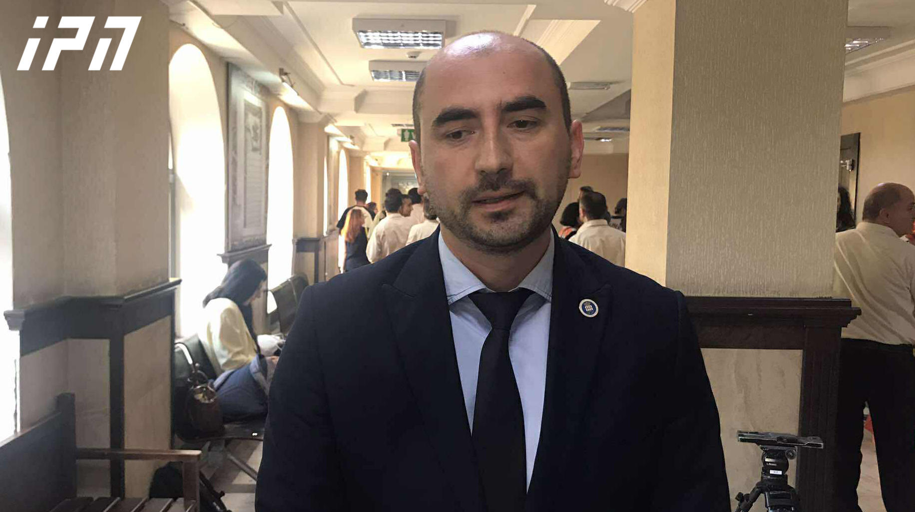 ზვიად რატიანის საქმის პროკურორი – ბრალდებული თავს დაესხა პოლიციელს და ფიზიკური შეურაცხყოფა მიაყენა, რისი ამსახველი ვიდეოჩანაწერებიც წარმოდგენილია სისხლის სამართლის საქმეში