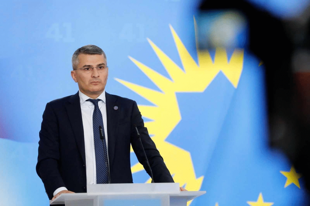 ჩვენ თუ ჩვენს სამშობლოში არ გადავწყვიტეთ ჩვენი გადასაწყვეტი, რამდენიმე ათწლეულში ერი აღარ იარსებებს! ამიტომ არის ქვეყნის დამოუკიდებლობა მთავარი პრიორიტეტი! დამოუკიდებლობა ყველასგან!