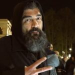“მე ვარ გია ჯვარშეიშვილი, 45 წლის, შეზღუდული შესაძლებლობების მქონე ადამიანთა უფლებების დამცველი… 1 დეკემბერს პოლიციის მხრიდან წამების მსხვერპლი გავხდი, 20 კაცი მირტყამდა თავში წიხლებს”