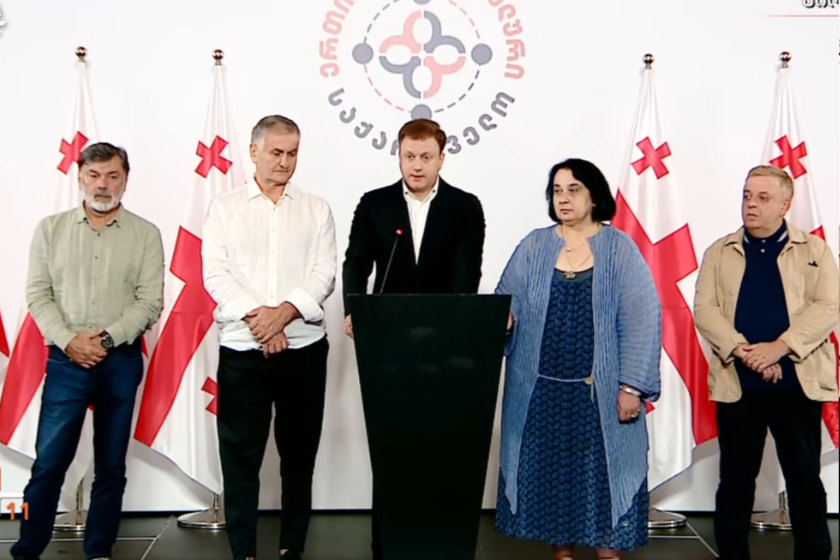 საზოგადოება ხედავს, რომ ეს ძალები ევროპული ბიუროკრატიის ხელით ყველაფერს აკეთებენ, რათა საქართველოში პროცესები უმართავი გახადონ და საზოგადოება დაუპირისპირონ მთავრობას. ეს მათივე გათვლებით უნდა დასრულდეს რევოლუციით