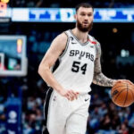 According to ESPN, Sandro Mamukelashvili will continue his career at Toronto Reports