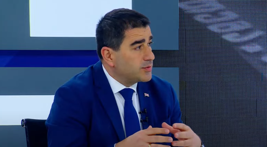 ფაქტობრივად, რასაც ახლა ევროკავშირი აკეთებს, აბსურდია, რადგან საკუთარი თავით გვაშინებს
