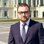 “The budget has been increased because the income has come from the rates on the one hand. On the other hand, the budget costs were dramatically reduced. ”What led to the US budget proficiency?
