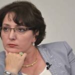 ,,ოცნების მომხრეებო, როგორ არ გრცხვენიათ? როგორ არ ფეთქდებით? ეს ამაზრზენი სპექტაკლი ხომ სინამდვილეში თქვენთვის იდგმება?” – თინა ხიდაშელი