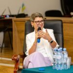 ნანა დიხამინჯია: რა ჰქვია მთავრობას, რომელსაც საკუთარ დიასპორასთან შეხვედრის ეშინია? ერთი დიდი ღონისძიება არ ჩაუტარებია სან ფრანცისკოში საქართველოს საკონსულოს. ჩუმად ხვდება ხოლმე 7-8 კაცს