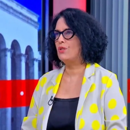 ქეთევან ენუქიძე: ყბედი თუ პოლიტიკოსს ნიშნავს, ოხრად არიან, კი… რეალურად, რამის გადამწყვეტი და გავლენის მქონე ერთადერთი პოლიტიკოსი გვყავს და ისიც პატიმარი…