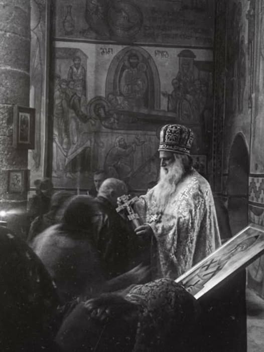 არქიმანდრიტი დოროთე ყურაშვილი: მადლობა ყველას, ვინც სიმართლის გულისთვის იბრძვით. მადლობა ყველას, ვინც საქართველოს თავისუფლებისთვის და დამოუკიდებლობისთვის იბრძვით. და მადლობა ყველას, ვინც თანადგომა გამომიცხადეთ