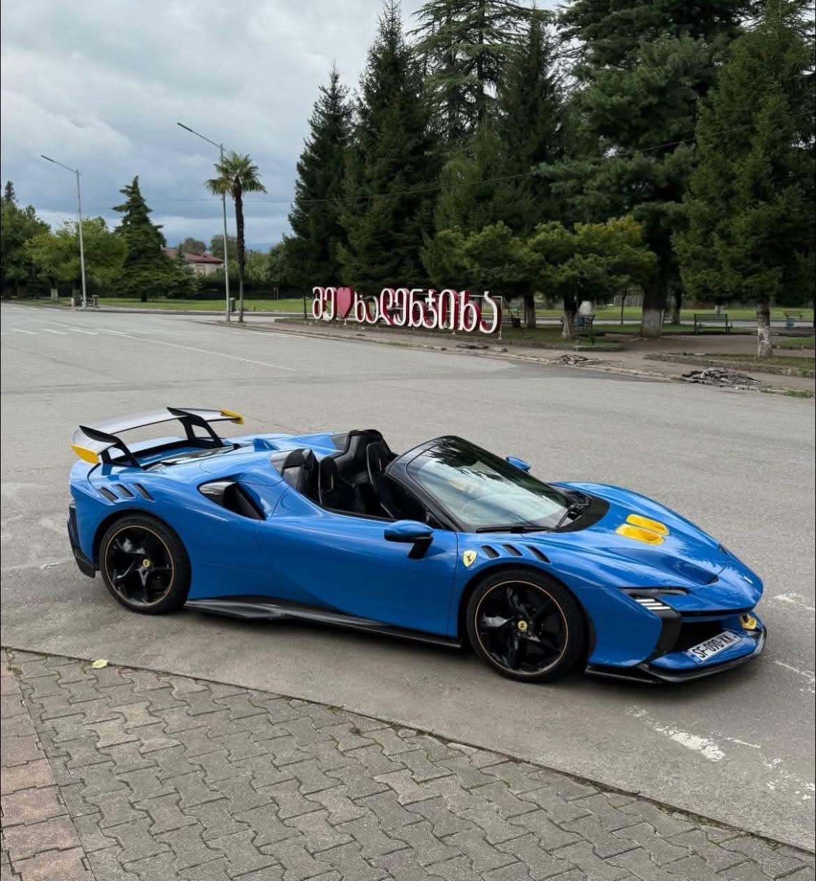 დავით ნიკურაძე: ბუგატით და ლამბორგინითაც ჩოუქროლე კახი იმ სუპისმჭამელ ხალხს… რადგან გაგდის, მიდი, მიაწექი ბოლომდე!