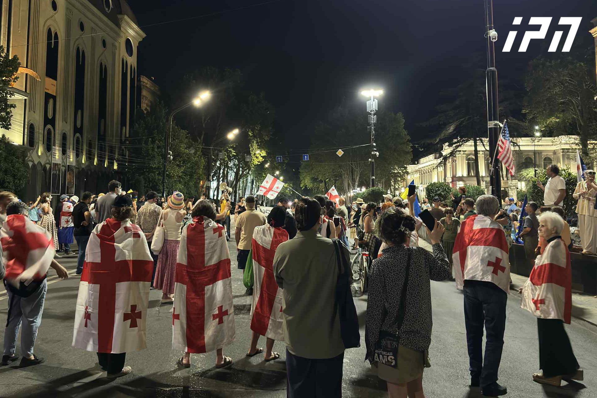 რუსთაველის გამზირზე საპროტესტო აქცია მიმდინარეობს – მოქალაქეებმა საავტომობილო გზა გადაკეტეს