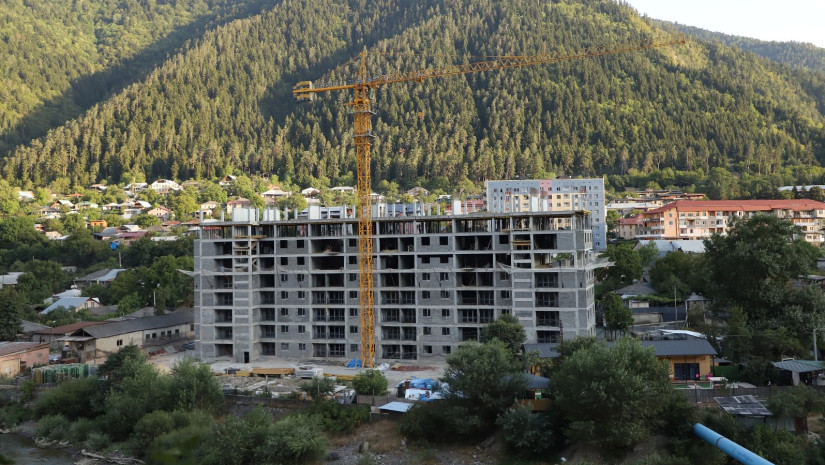 Gürcüstanda 150 məcburi köçkün ailəsi üçün yeni bina tikiləcək