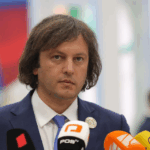 გიორგი ახობაძის საქმესთან დაკავშირებით გამოჩნდა, რომ საქართველოში არის მაღალი სამართლებრივი სტანდარტი, მინდა, ერთი რამ გირჩიოთ, აქ საქმე არ ეხება არც ახობაძეს, არც პეტრეს და არც პავლეს, ნუ გამოაცხადებთ იმ ადამიანებს გმირებად, რომლებიც ბავშვებს პარავდნენ მორფს