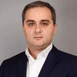 რთულ ვითარებაში მყოფი, მისი პოზიციის დამადასტურებელი სამართლებრივი და ფაქტობრივი საფუძვლების არმქონე ბაჩიაშვილი, ყველანაირად ცდილობს გავიდეს სამართლებრივი ჩარჩოდან და ე.წ. დაცვის სტრატეგია ააგოს პოლიტიკური შინაარსის განცხადებებზე