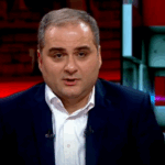 ბიძინა ივანიშვილის ადვოკატი თეიმურაზ წიქვაძე: სააპელაციო განხილვის ეტაპზე ბაჩიაშვილი წინააღმდეგობაში მოვიდა მის არსებით პოზიციასთან, რომელსაც ეყრდნობოდა დაცვა – ამ ვითარებაში, მისი ნებისმიერი განმარტება თუ პოზიცია სრულად მოკლებულია სანდოობას