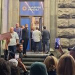 ვიკა ბუკია: გთხოვთ, ამას შეხედეთ. კალაძის შტაბი. ტიტუშკების ბუნაგია. ერთ ადამიანს შეესია უთვალავი ჩმორი (ვიდეო)