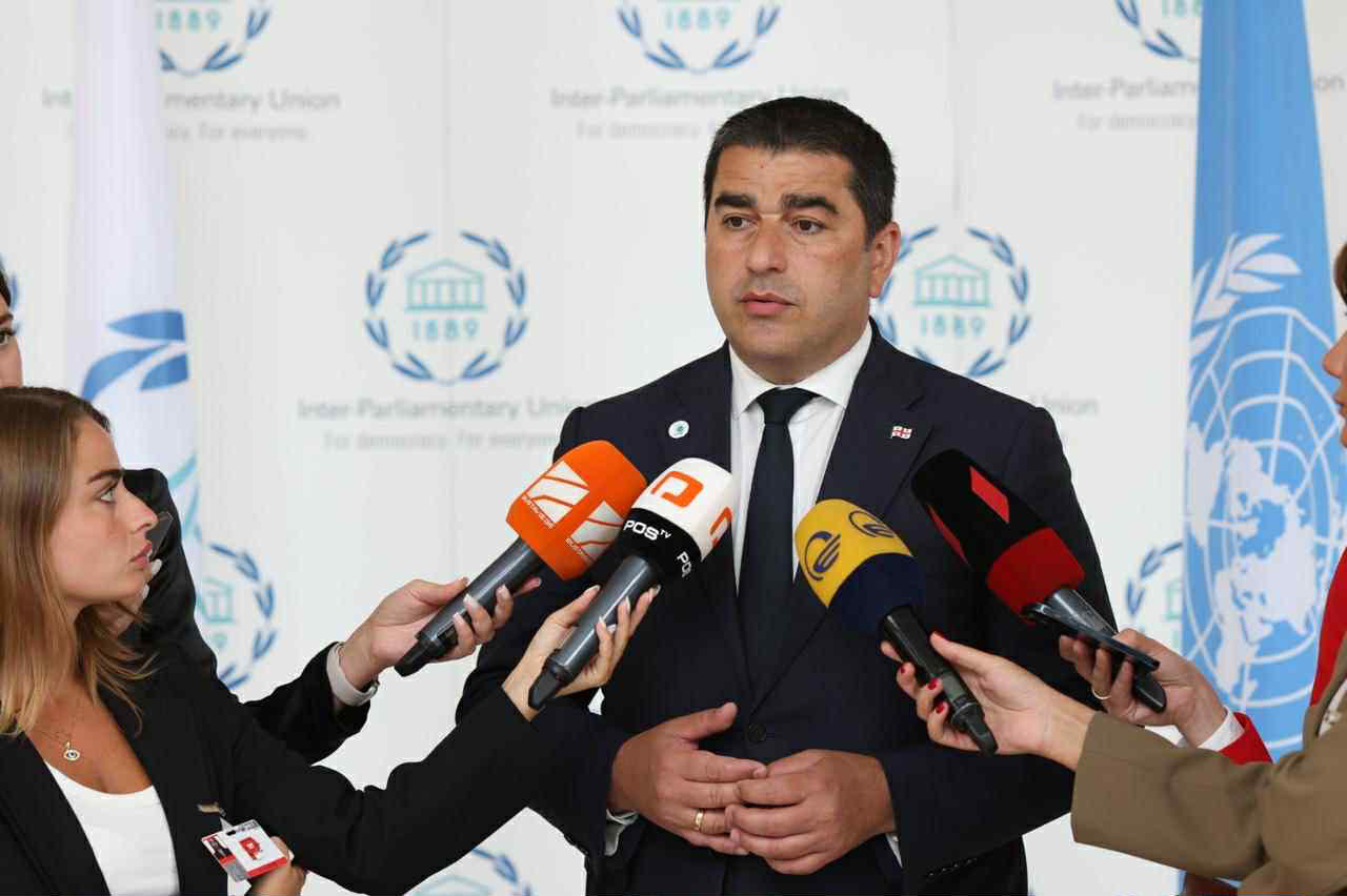 შალვა პაპუაშვილი კითხვაზე: შესაძლოა თუ არა, „დაჭერები გაგრძელდეს?“ – გიპასუხებთ ისე, როგორც ტრამპი პასუხობს ასეთ სპეკულაციურ კითხვებს, რომ შესაძლებელია თუ არა, ბომბი დაგეცეს თავზე