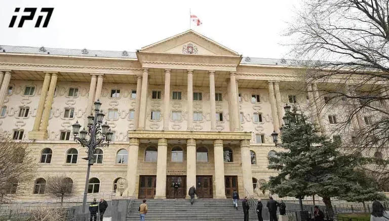 თბილისის საქალაქო სასამართლოში ნარკოდანაშაულში ბრალდებული ცოლ-ქმრის, ანასტასია ზინოვკინასა და არტემ გრიბულის დასკვნითი სასამართლო სხდომა მიმდინარებს