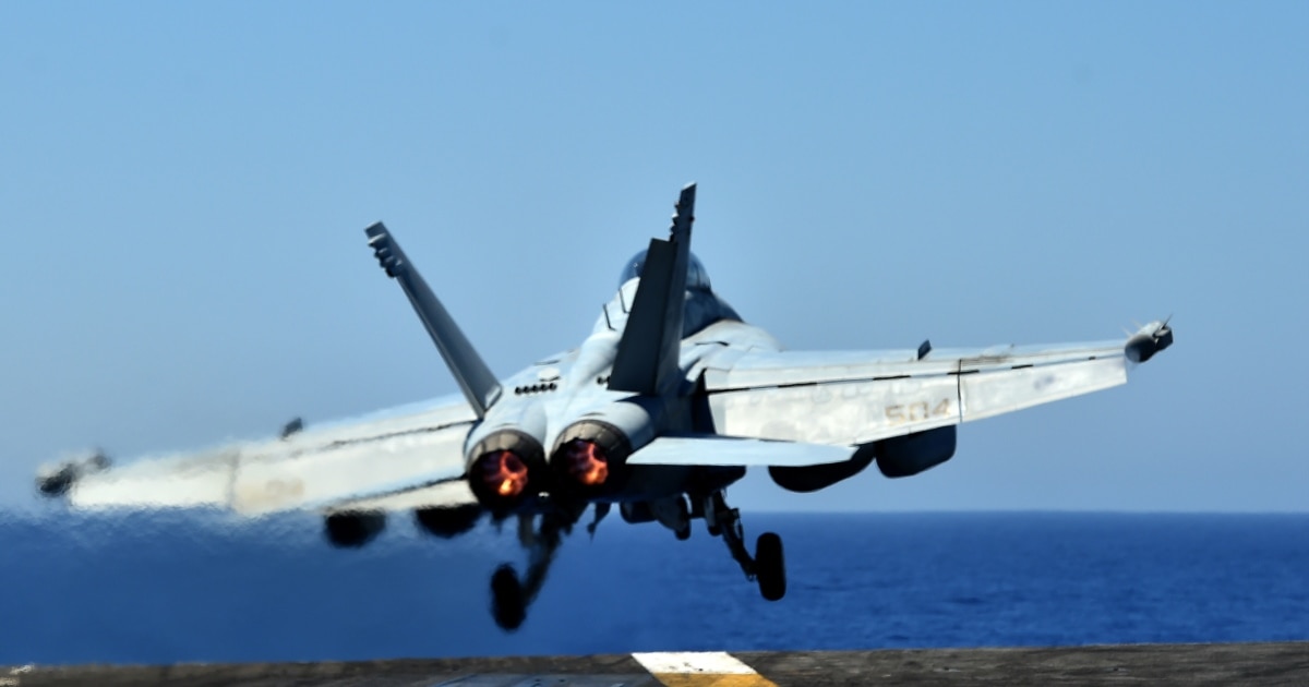 სამხრეთ ჩინეთის ზღვაზე კატასტროფა განიცადეს ამერიკულმა გამანადგურებელმა და ვერტმფრენმა