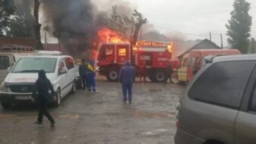 ხანძარი ბათუმში, “ოცნების ქალაქში”- დამწვარია 4 საცხოვრებელი ბარაკი