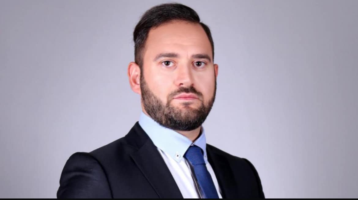 ლონდონში მიმდინარე დავის გარშემო რაც ხდება, ეს არ არის უბრალოდ ფინანსური პროცედურა ან ბანკის გადაწყვეტილება. ეს არის პროცესების რგოლი, რაც გარკვეულ ძალებს სურთ გამოიყენონ იმისთვის, რომ ბიძინა ივანიშვილი „დასაჯონ“, რადგან საქართველოს ინტერესები უცხოელი მოთამაშეების ახირებებზე წინ დააყენა