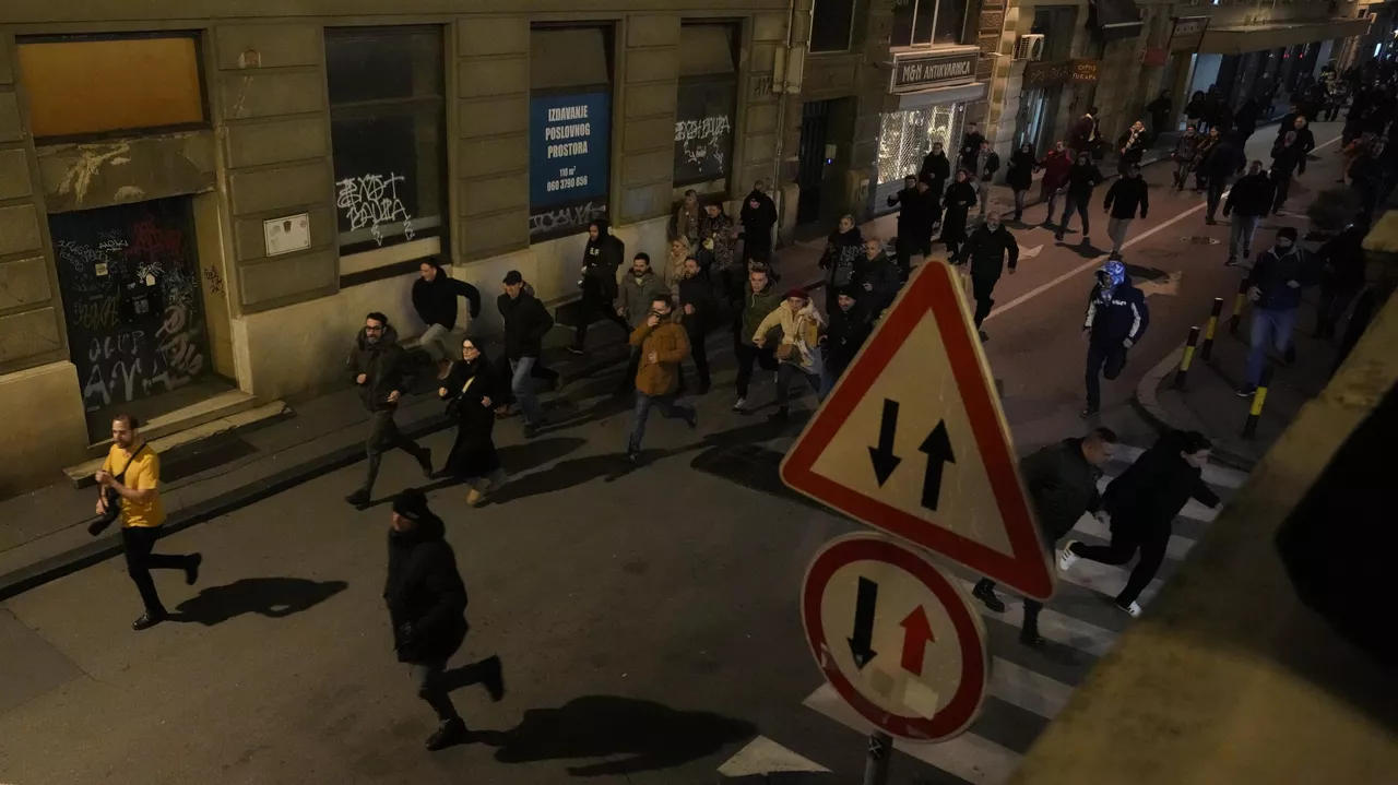 სერბეთის პოლიციამ ბელგრადში, პარლამენტთან გამართული საპროტესტი აქციის 37 მონაწილე დააკავა