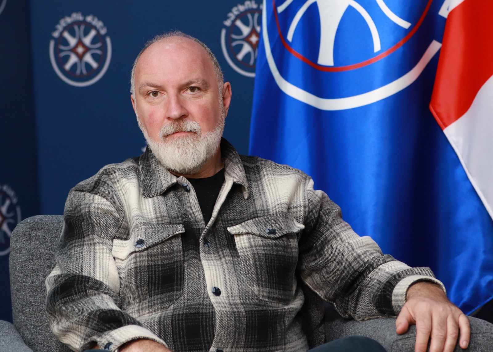 ხოშტარია რომ პარტნიორებს ეძახის, რეალურად მაგას უცხო ქვეყნების სპეცსამსახურები და მათზე მიწოდებულ ინფორმაციებს, მათივე ენაზე, ფაილები ქვია