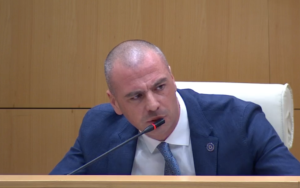 ლევან მაჭავარიანი: ვაბშე ეგეთი კითხვა აღარ დასვა… მატლები არა ისე კიდე…