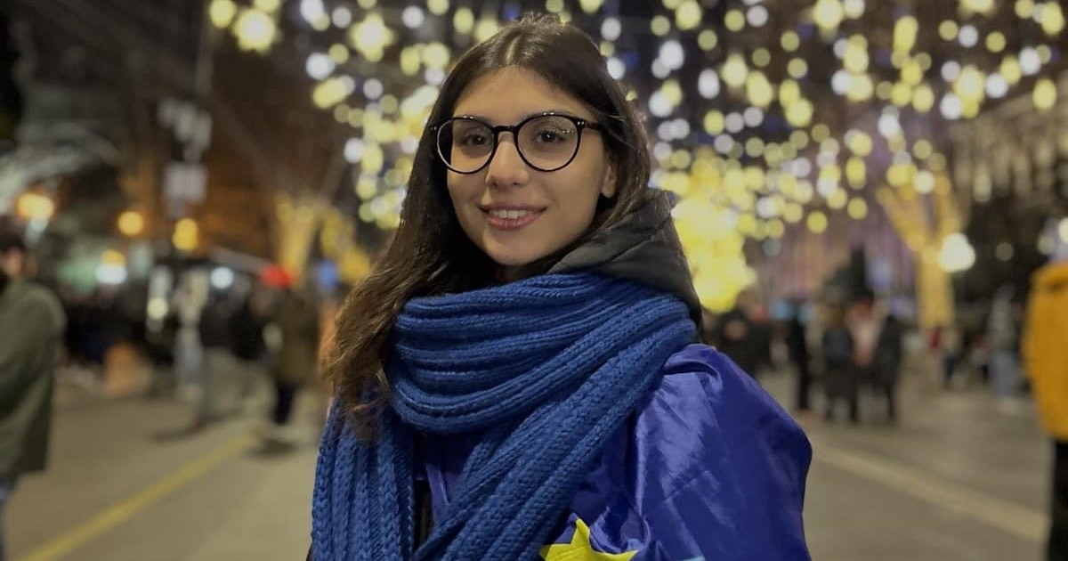 ტროტუარზე დგომის გამო მოქალაქე სასამართლოში დაიბარეს – მას 15 დღემდე პატიმრობა ემუქრება