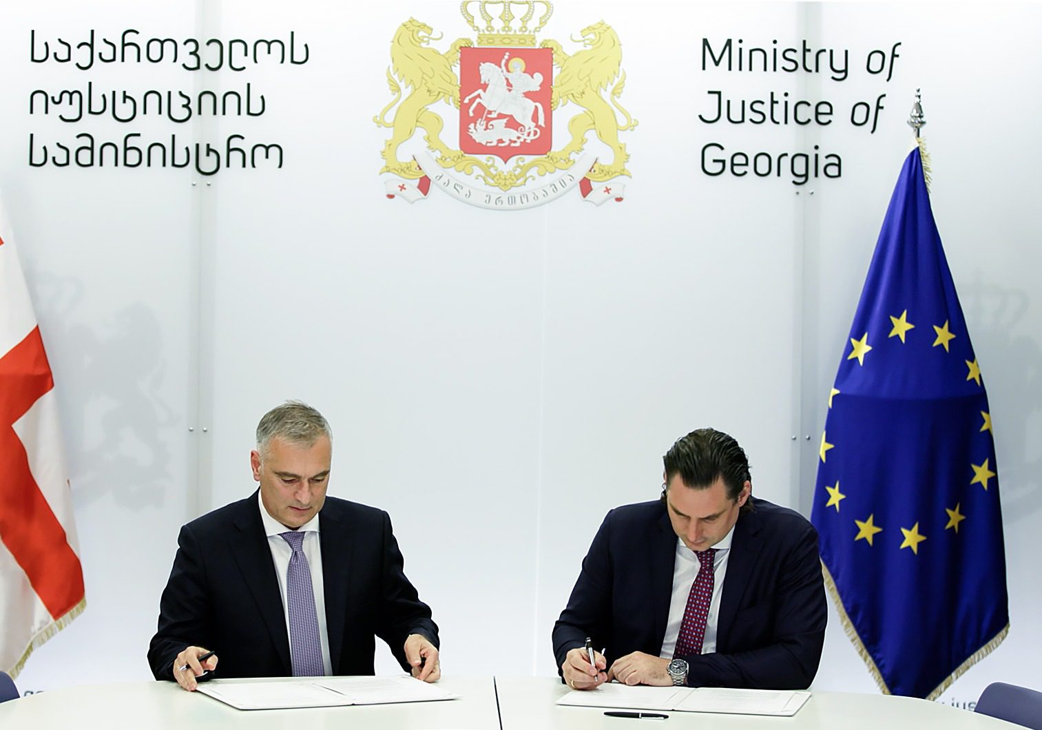 საქართველოს იუსტიციის სამინისტრომ მემორანდუმი გააფორმა, რომელიც ბლოკჩეინ ეკოსისტემის ერთ-ერთ წამყვან პლატფორმა Hedera-სთან თანამშრომლობით საჯარო სექტორში უახლესი ციფრული ტექნოლოგიების დანერგვას ითვალისწინებს