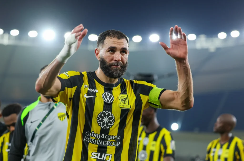 “ის მსოფლიოს საუკეთესო ფეხბურთელია, მაგრამ მასზე საკმარისად არ საუბრობენ” – ბენზემამ პსჟ-ს შემტევი გამოარჩია