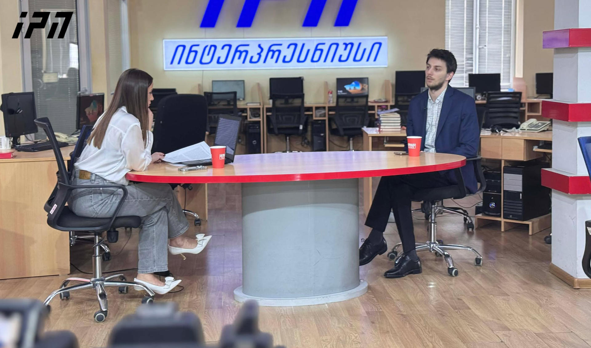 გახარიას პარტიის წევრი გიორგი ჭანტურია - არსებობს კითხვა: თუ გიორგი გახარიას და მის არცერთ მოადგილეს რეზინის ტყვიების გასროლის ბრძანება არ გაუცია, მაშინ ვინ გასცა ეს დავალება?! ამას სჭირდება გამოძიება - ამ საქმეზე მუშაობას ოცნება“ კი არა, გავაგრძელებთ ჩვენ