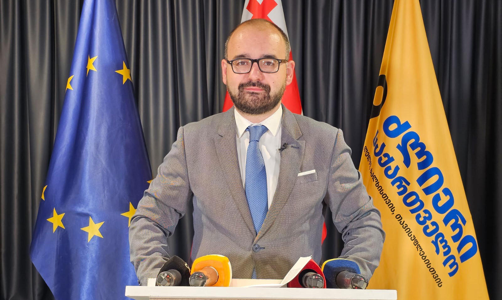 გრიგოლ გეგელია – კითხვები ჰქონიათ, როდის გავრიცხავთ ელისაშვილს – არასდროს, ბატონებო, თუნდაც იმიტომ, რომ ის არც „ლელოს“ და არც ALDE-ს წევრია, სამაგიეროდ, დგას კითხვა, მშვიდობიანი ქართველების მასობრივად დაწამვლასთან დაკავშირებით