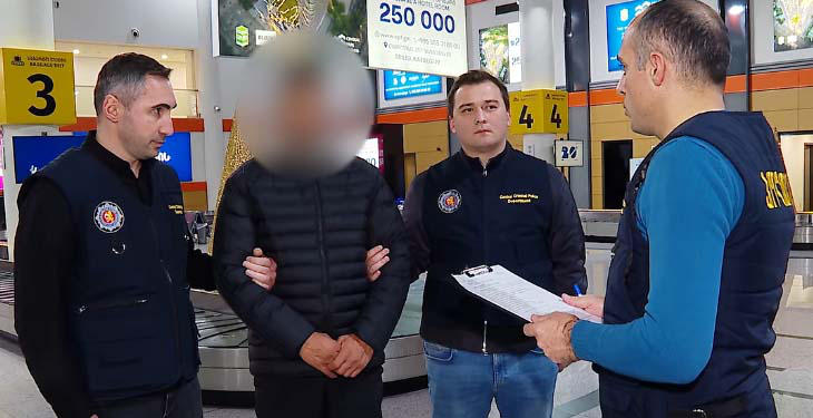 თბილისის აეროპორტში განსაკუთრებით დიდი ოდენობით ფსიქოტროპული ნივთიერების საქართველოში უკანონოდ შემოტანის ფაქტზე უცხო ქვეყნის მოქალაქე დააკავეს – ამოღებულია 3 080 აბი „პრეგაბალინი“