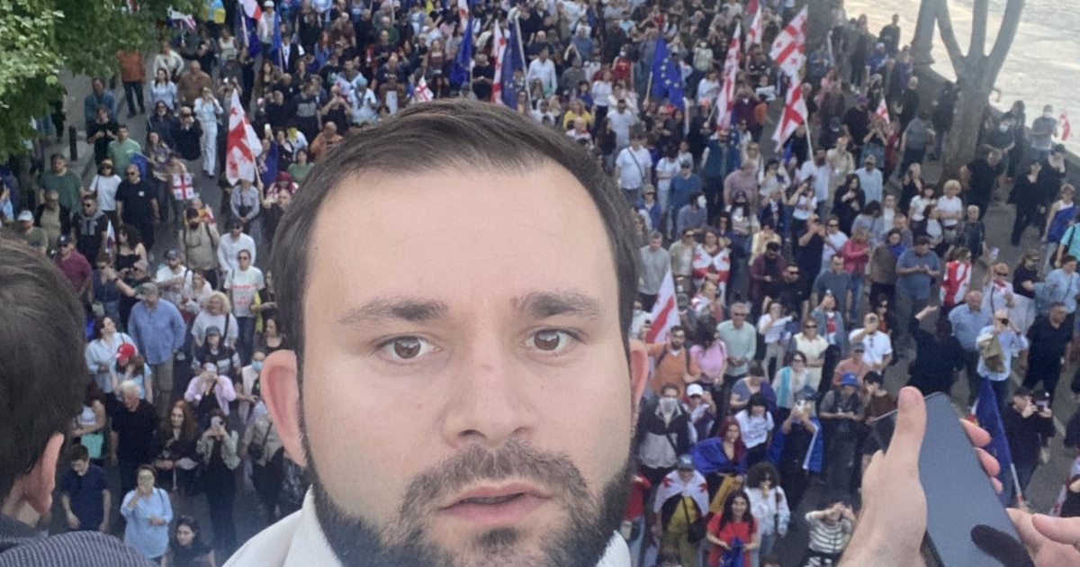 ტროტუარზე პროტესთვისთვის შსს-ში დაწყებული სამართალწარმოება მოსამართლემ შეწყვიტა – ამბობს აქტივისტი გიორგი წულაია