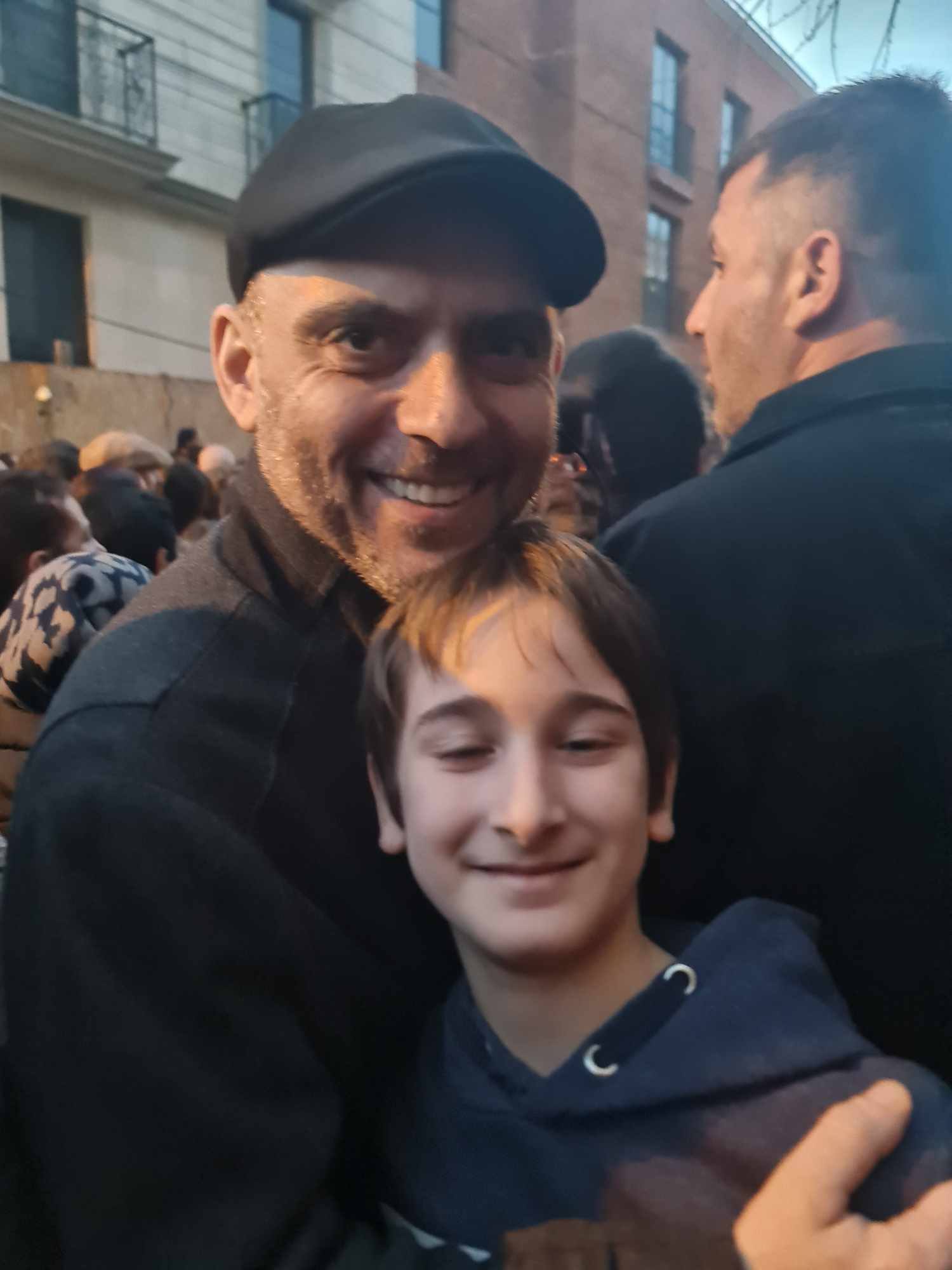 ჯემალ ცეცხლაძე: არ უცდია, თავისი პოპულარობის, ცნობადობის თუ ნაცნობობის მეშვეობით მარტივად მიახლებოდა, ჩათვალა ჩვენთან – უბრალო მოკვდავებთან ერთად, 7 საათის განმავლობაში მდგარიყო ცოცხალ რიგში