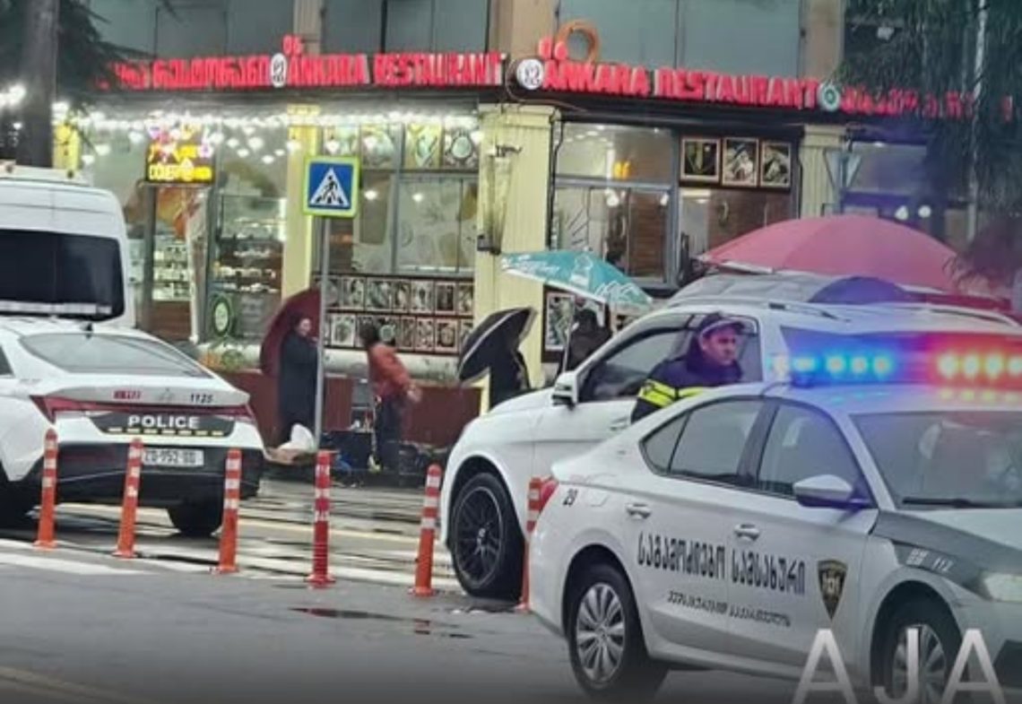 ბათუმში პოლიციის მანქანა ქვეითს შეეჯახა