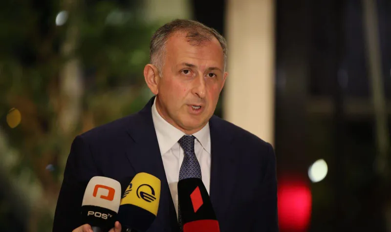 ზურაბ პატარაძე: განსაკუთრებულად დიდი მადლობა გადავუხადო ჩვენი პარტიის საპატიო თავმჯდომარეს, ბატონ ბიძინა ივანიშვილს, რომელმაც ძალიან დიდი წვლილი შეიტანა ჩვენი ქვეყნის აღმშენებლობაში