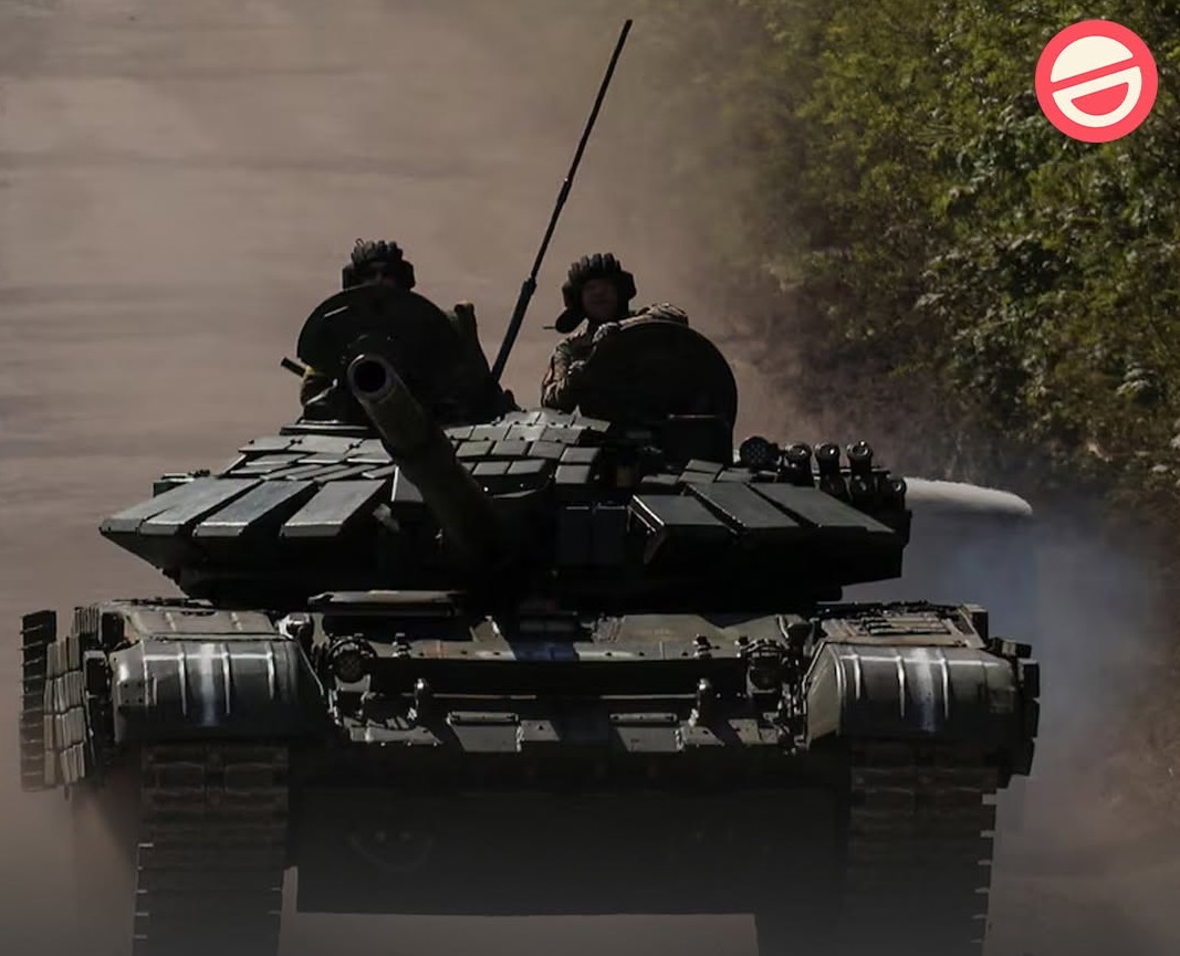 რუსმა სამხედროებმა მიატოვეს T-72 ტანკი, რომელიც საწვავის არ ქონის გამო ჩაუქრათ, როცა უკრაინელების შეტევას გაურბოდნენ